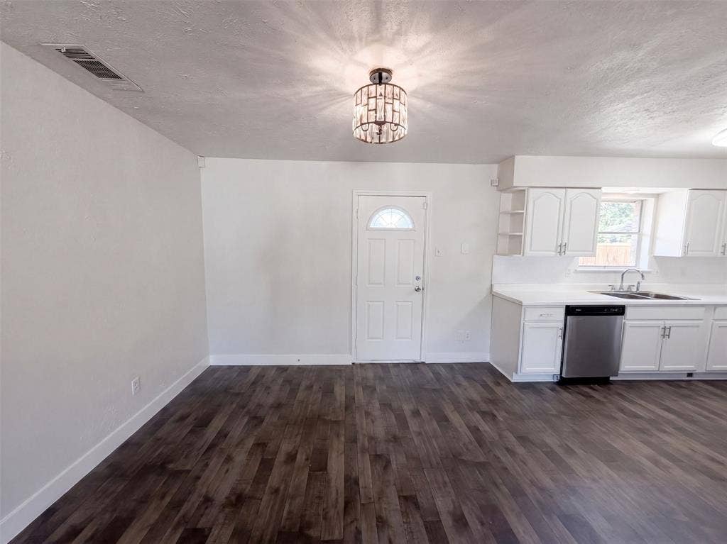 8540 Foxwood Lane, Dallas, TX 75217 8540 Foxwood Lane, Dallas, TX 75217