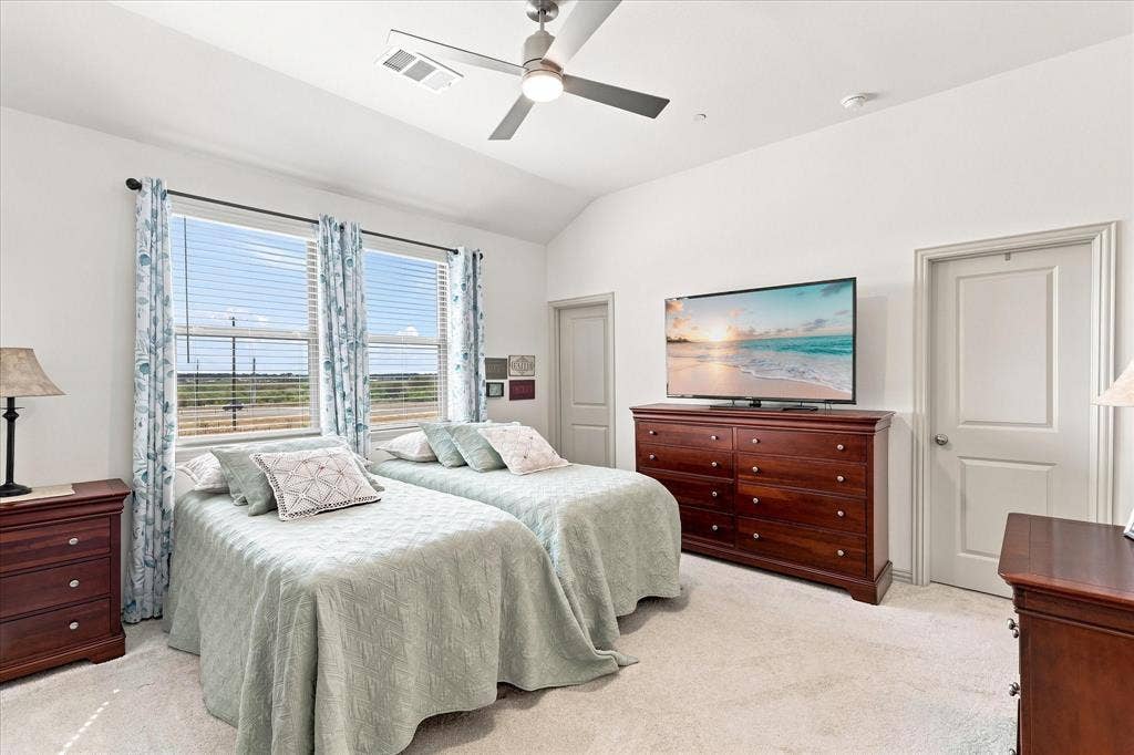 612 4th Street, Argyle, TX 76226 DUAL CLOSETS are a huge bonus
