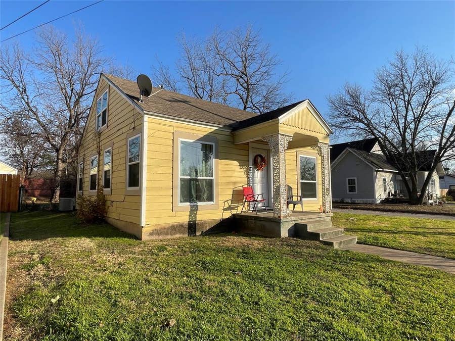 Property photo for 1702 NW 1st Avenue, Mineral Wells, TX