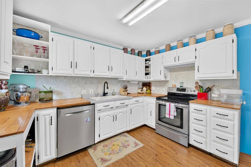 3217 Trible Drive, Grand Prairie, TX 75050 3217 Trible Drive, Grand Prairie, TX 75050
