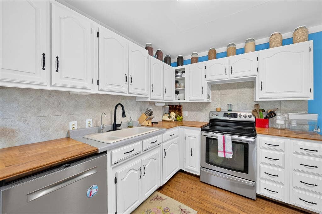 3217 Trible Drive, Grand Prairie, TX 75050 3217 Trible Drive, Grand Prairie, TX 75050