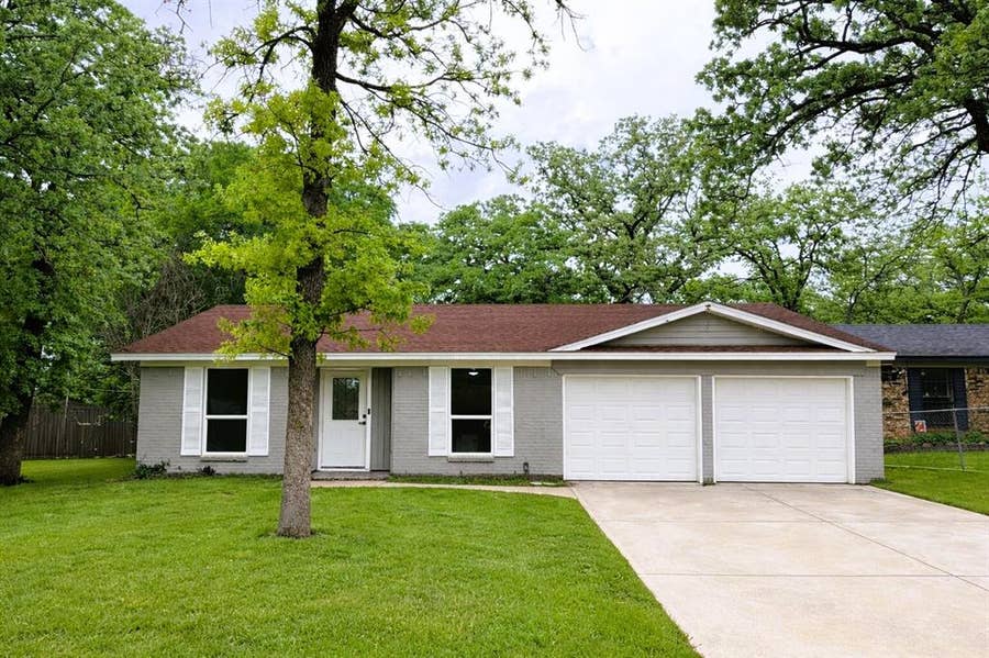 Property photo for 2933 Hunting Drive, Fort Worth, TX