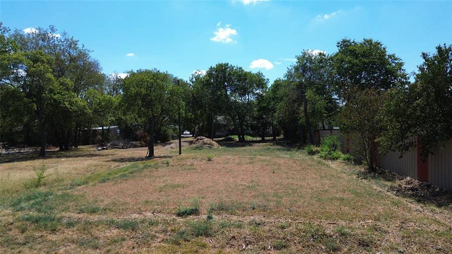 Property photo for 803 E Martin Luther King Drive, Ennis, TX