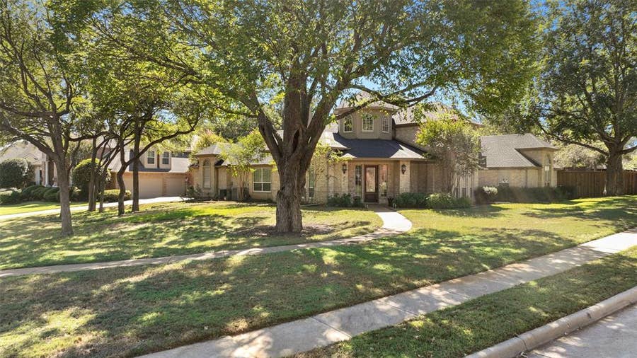 Property photo for 1600 Fairway Drive, Corinth, TX