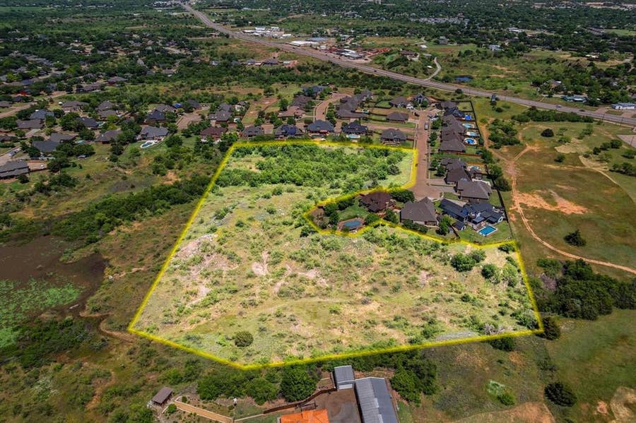 Property photo for 18 Canyon View Court, Wichita Falls, TX