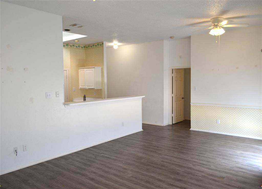 3994 Sword Dancer Way, Grand Prairie, TX 75052 3994 Sword Dancer Way, Grand Prairie, TX 75052