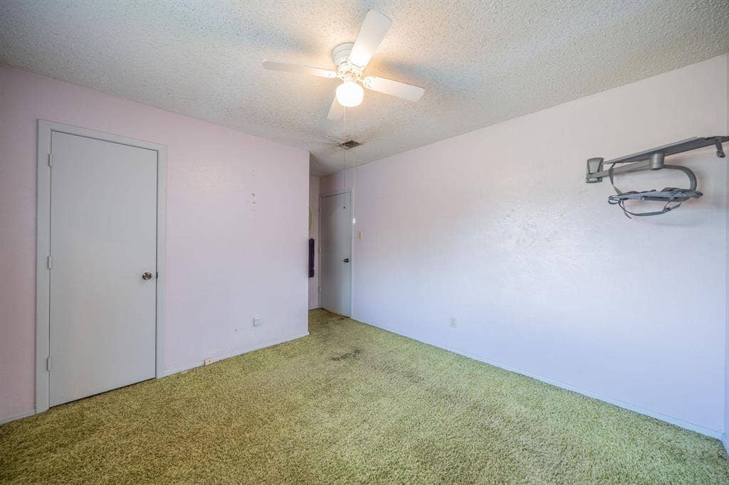 1517 Meadow Court, Midlothian, TX 76065 Ceiling fan fixture