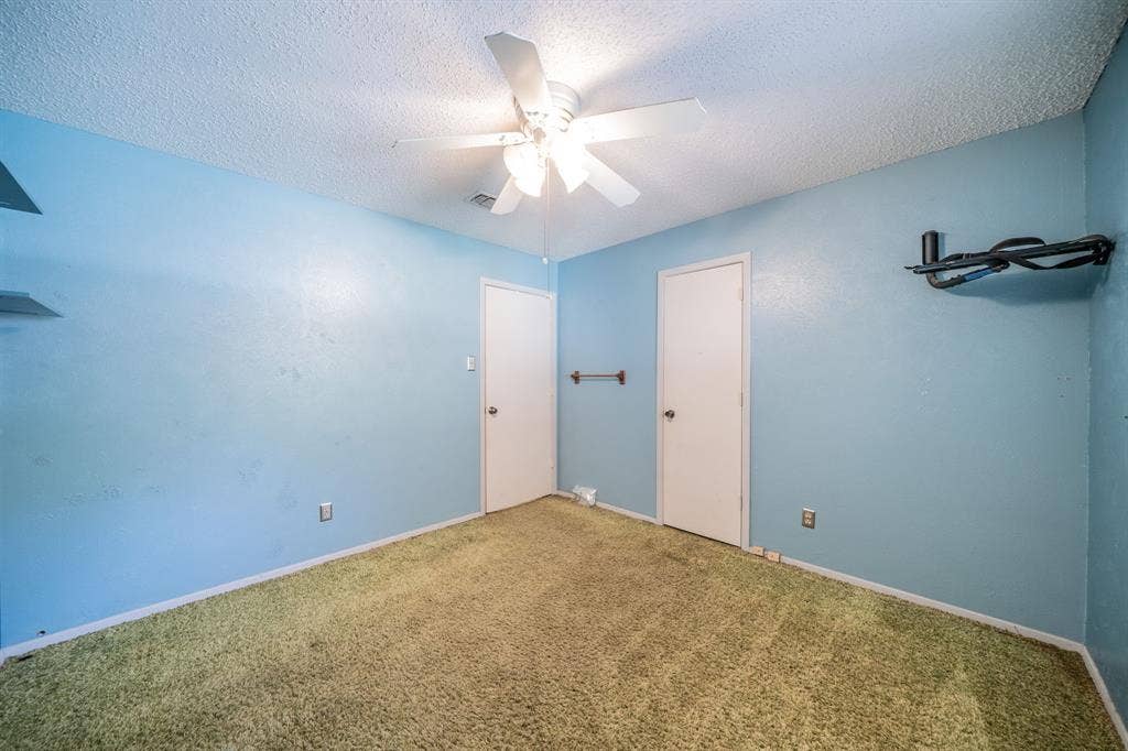 1517 Meadow Court, Midlothian, TX 76065 Ceiling fan with light fixture
