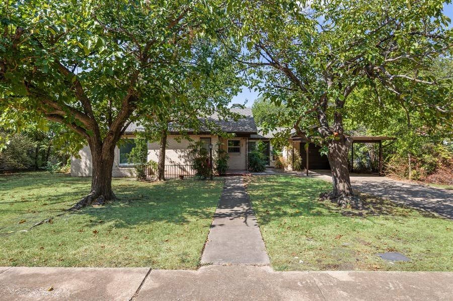 Property photo for 1606 N Woods Street, Sherman, TX