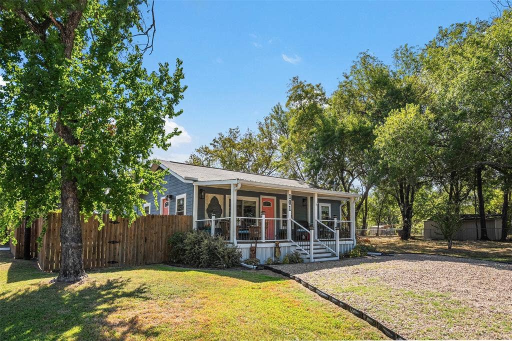 101 Merry Way, Gun Barrel City, TX 75156 Plenty of parking