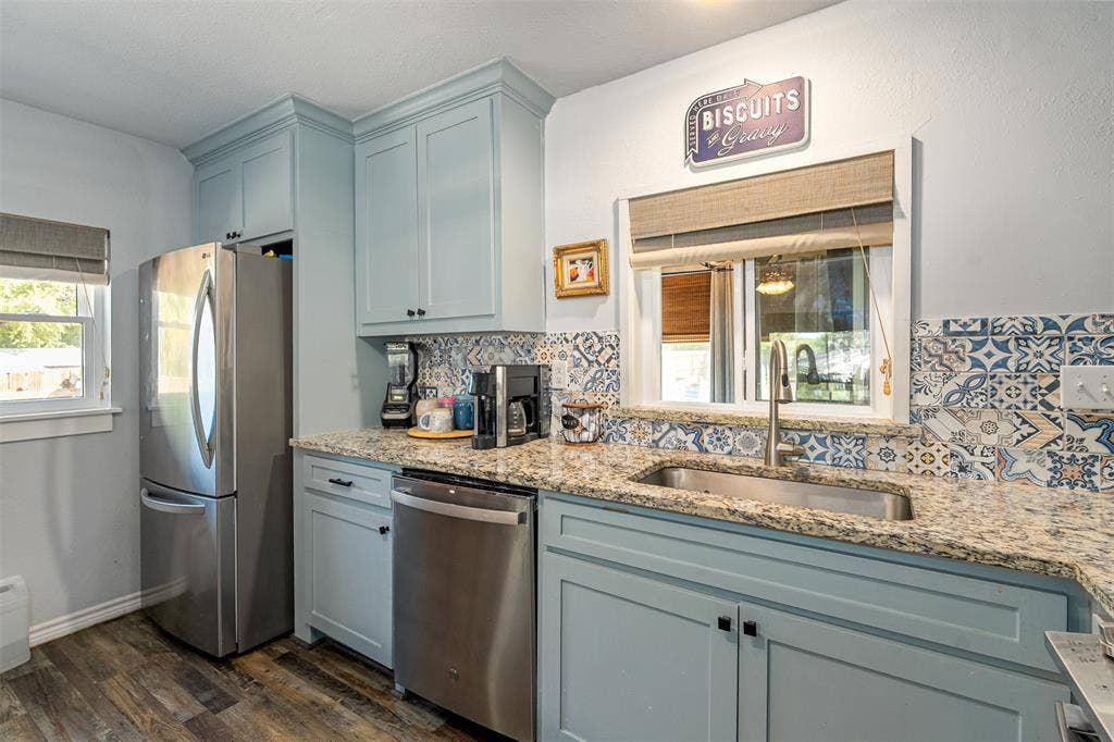 101 Merry Way, Gun Barrel City, TX 75156 Updated kitchen