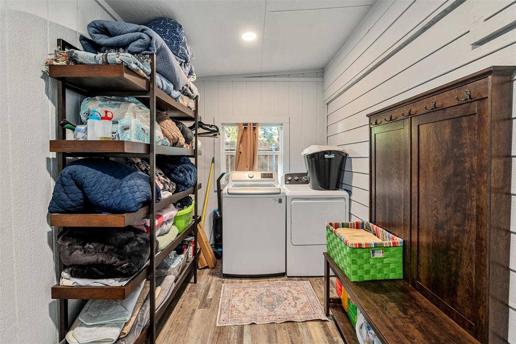 101 Merry Way, Gun Barrel City, TX 75156 Plenty of storage