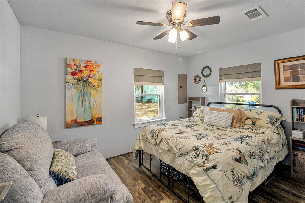 101 Merry Way, Gun Barrel City, TX 75156 Cozy bedroom