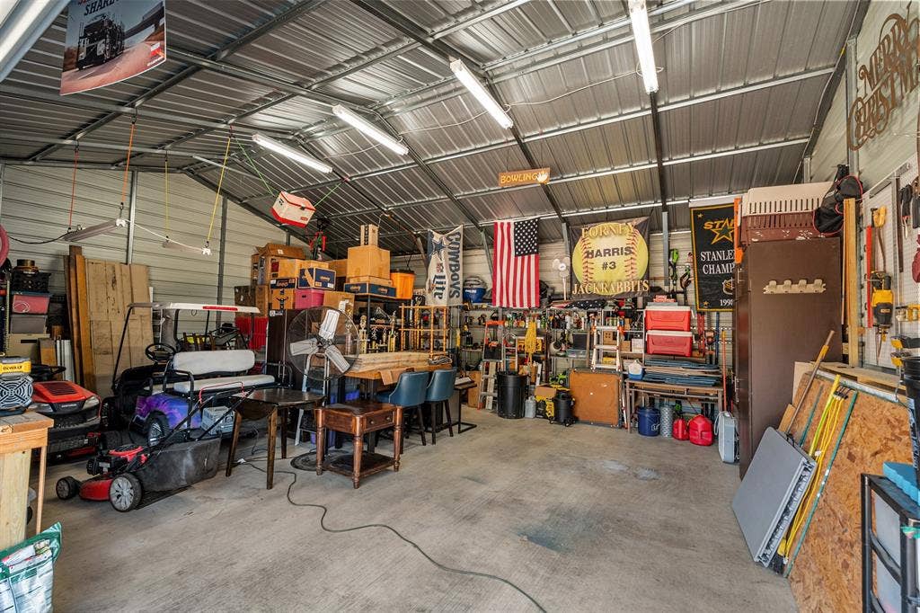101 Merry Way, Gun Barrel City, TX 75156 Shop , mancave or anything you like