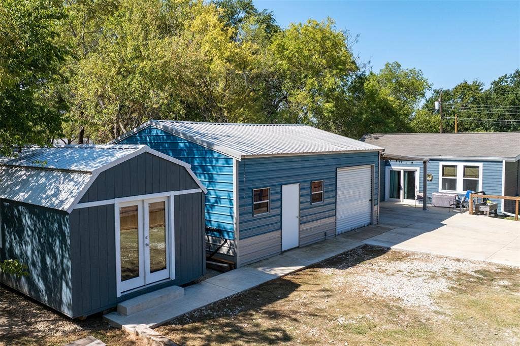 101 Merry Way, Gun Barrel City, TX 75156 Plenty of storage or room to build on