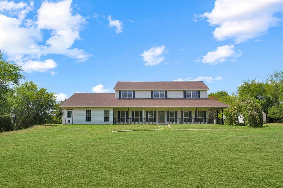 Property photo for 2473 Vz County Road 2621, Wills Point, TX