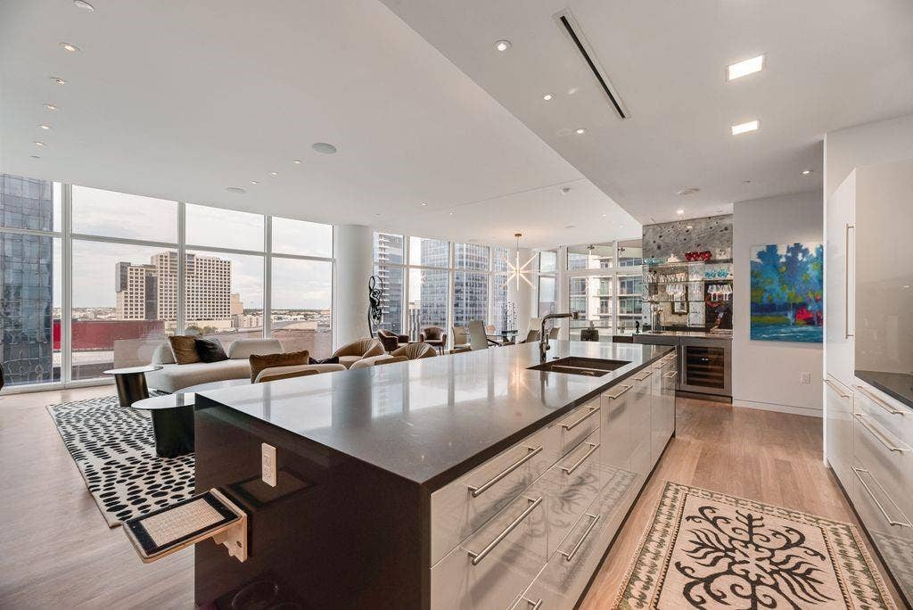 1918 Olive Street, #1002, Dallas, TX 75201 1918 Olive Street, #1002, Dallas, TX 75201