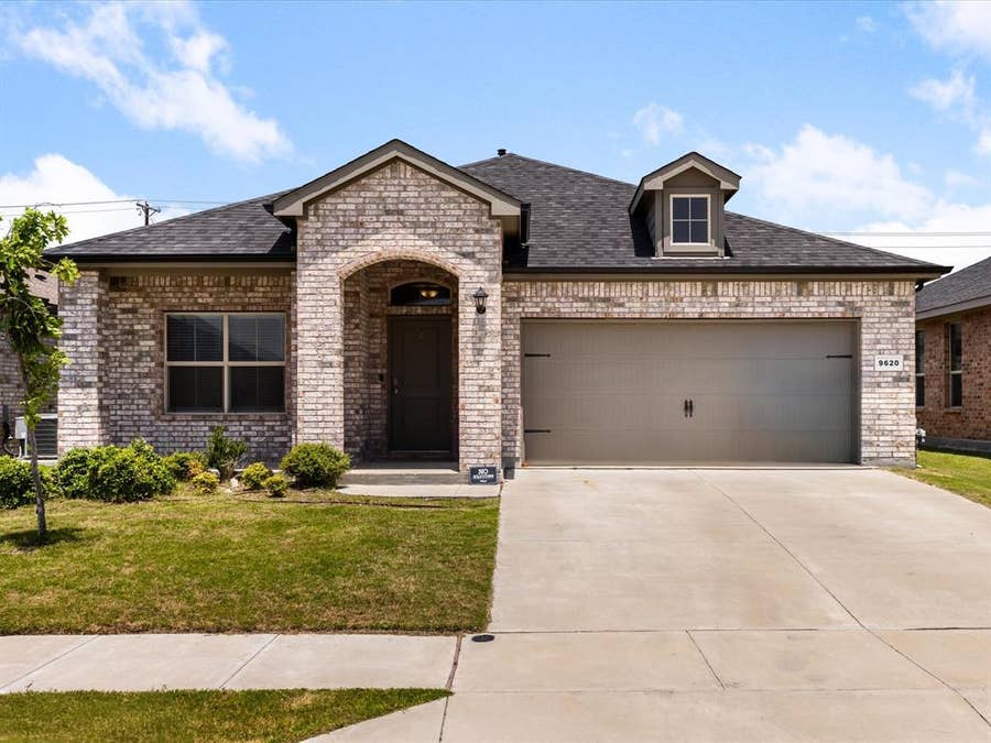 Property photo for 9620 Hickory Knob Drive, Fort Worth, TX