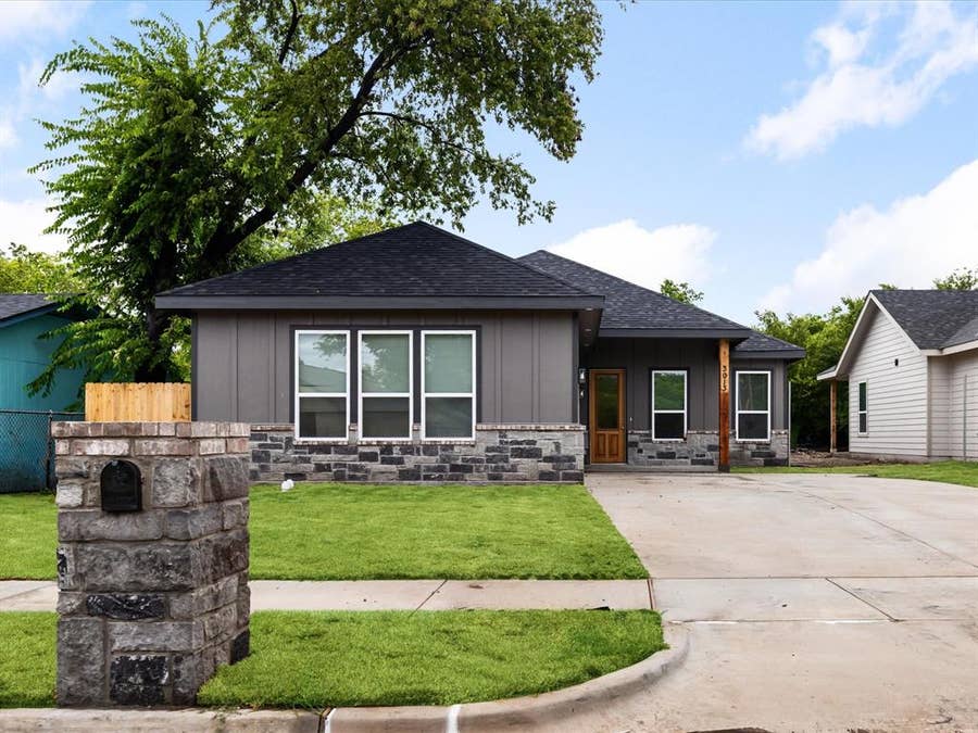 Property photo for 3013 Donalee Street, Fort Worth, TX