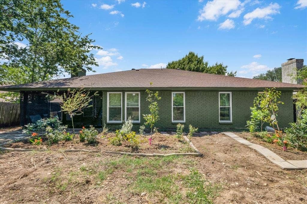 208 Pebblestone Drive, Benbrook, TX 76126 208 Pebblestone Drive, Benbrook, TX 76126