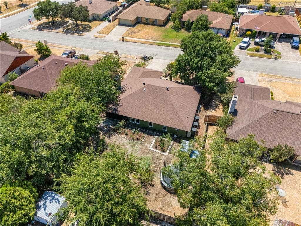 208 Pebblestone Drive, Benbrook, TX 76126 208 Pebblestone Drive, Benbrook, TX 76126