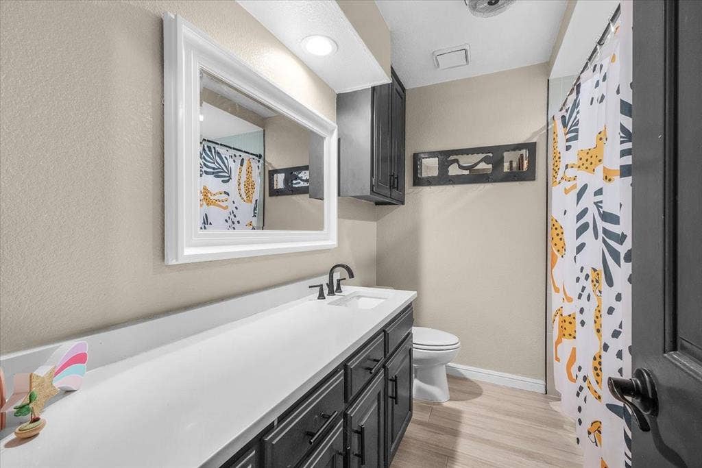 208 Pebblestone Drive, Benbrook, TX 76126 208 Pebblestone Drive, Benbrook, TX 76126