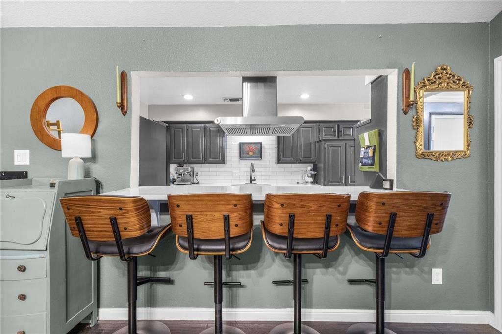 208 Pebblestone Drive, Benbrook, TX 76126 208 Pebblestone Drive, Benbrook, TX 76126