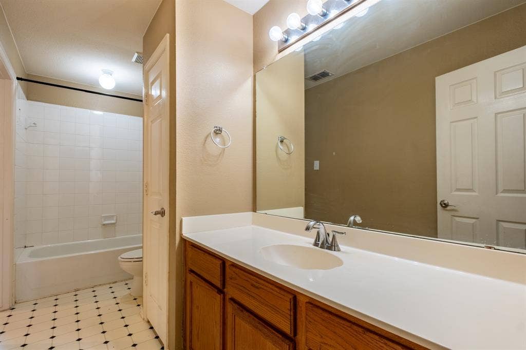 1619 Mallard Drive, Corinth, TX 76210