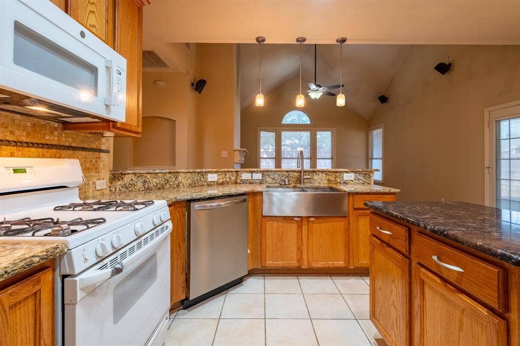 1619 Mallard Drive, Corinth, TX 76210