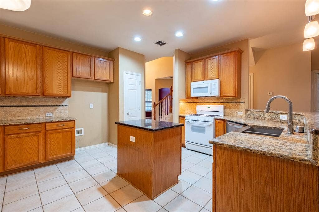 1619 Mallard Drive, Corinth, TX 76210