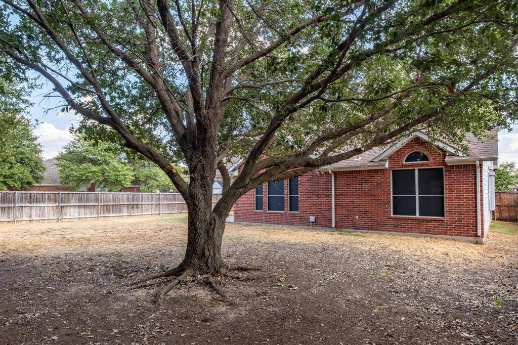 1619 Mallard Drive, Corinth, TX 76210