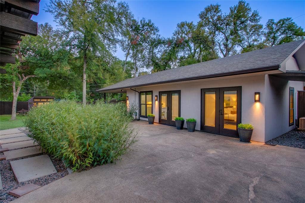 1719 Corday Street, Dallas, TX 75218 ADU Entry