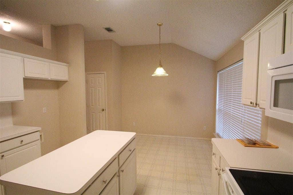 2920 COVENTRY LN, McKinney, TX 75069 2920 COVENTRY LN, McKinney, TX 75069