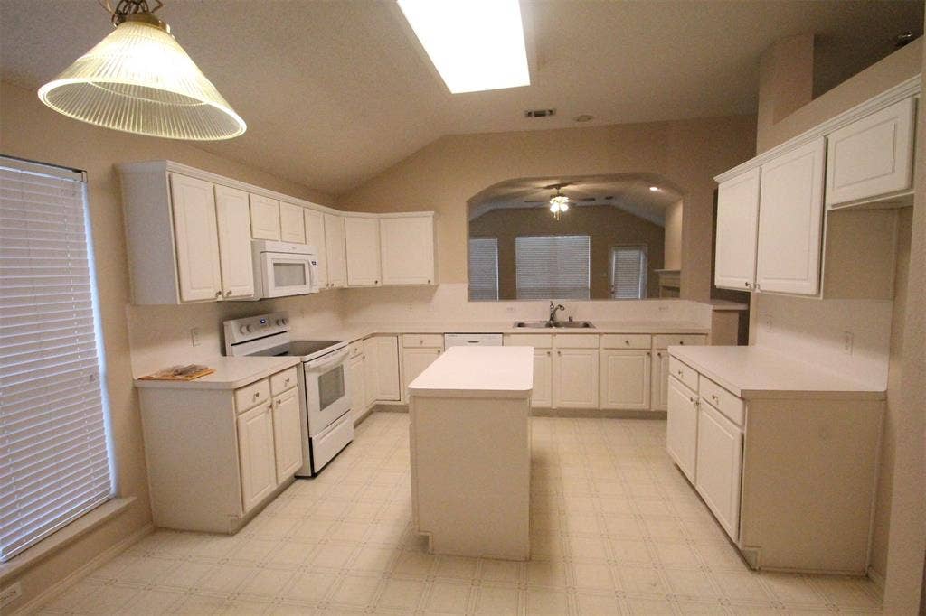 2920 COVENTRY LN, McKinney, TX 75069 2920 COVENTRY LN, McKinney, TX 75069