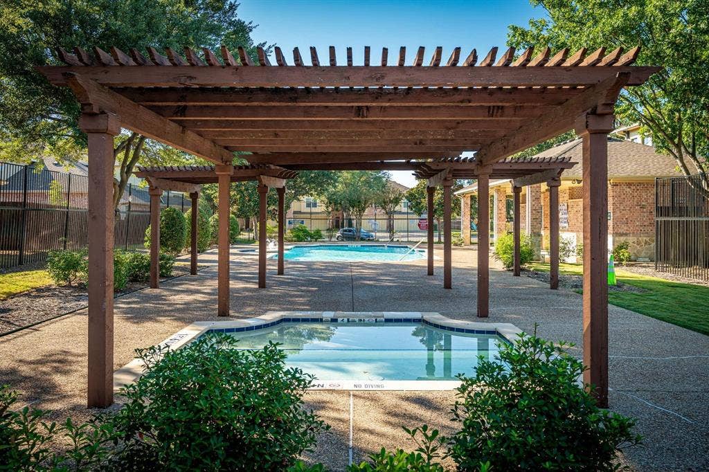 Community pool