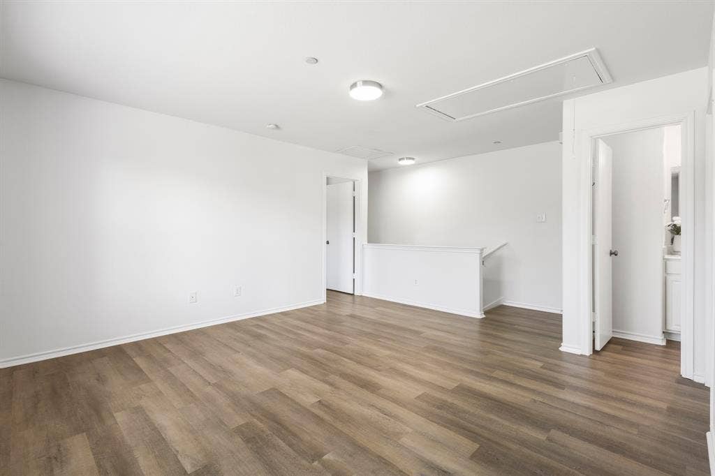Great gameroom or extra living space upstairs