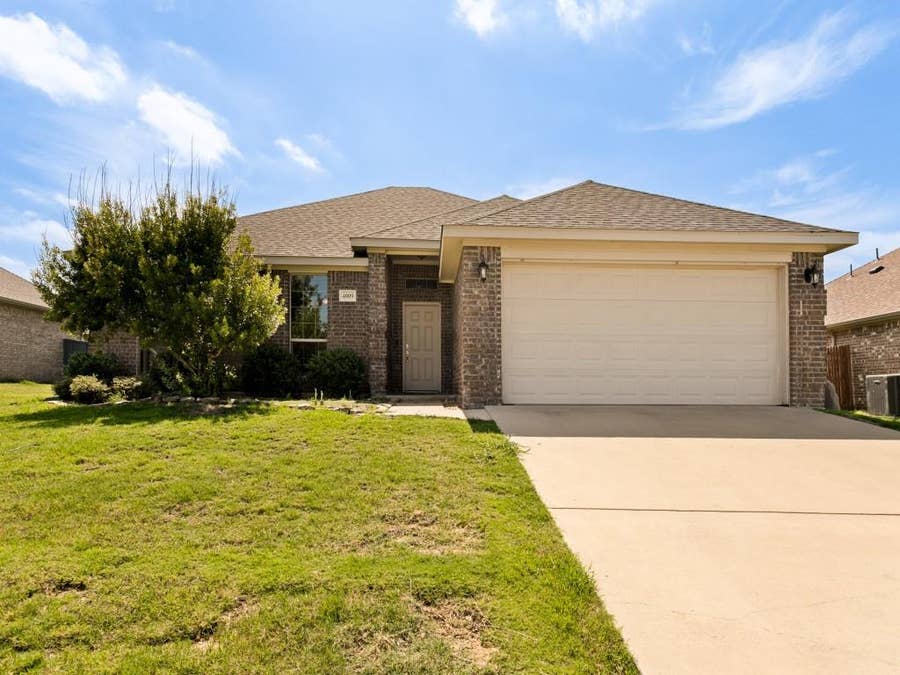 Property photo for 4009 Kensington Drive, Sanger, TX