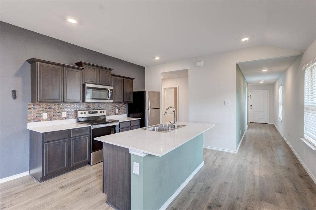 1016 Rio Bravo Drive, Forney, TX 75126 1016 Rio Bravo Drive, Forney, TX 75126