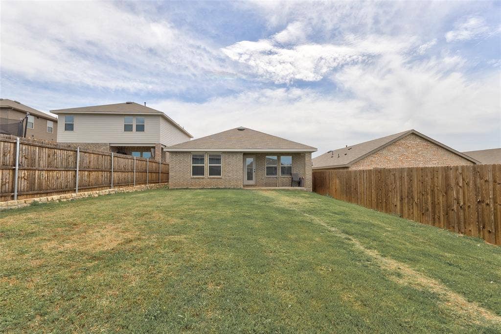 1016 Rio Bravo Drive, Forney, TX 75126 1016 Rio Bravo Drive, Forney, TX 75126