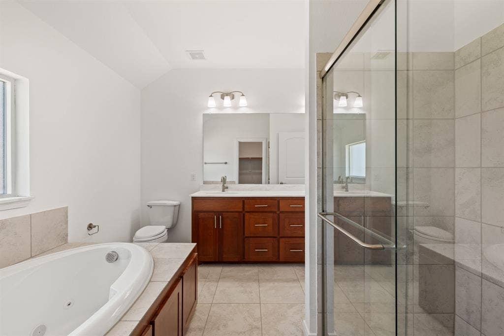 3648 Bluegrass Drive, Grand Prairie, TX 75052 3648 Bluegrass Drive, Grand Prairie, TX 75052