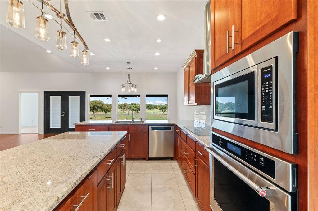 3648 Bluegrass Drive, Grand Prairie, TX 75052 3648 Bluegrass Drive, Grand Prairie, TX 75052