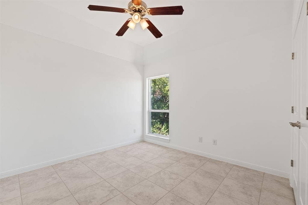 3648 Bluegrass Drive, Grand Prairie, TX 75052 3648 Bluegrass Drive, Grand Prairie, TX 75052