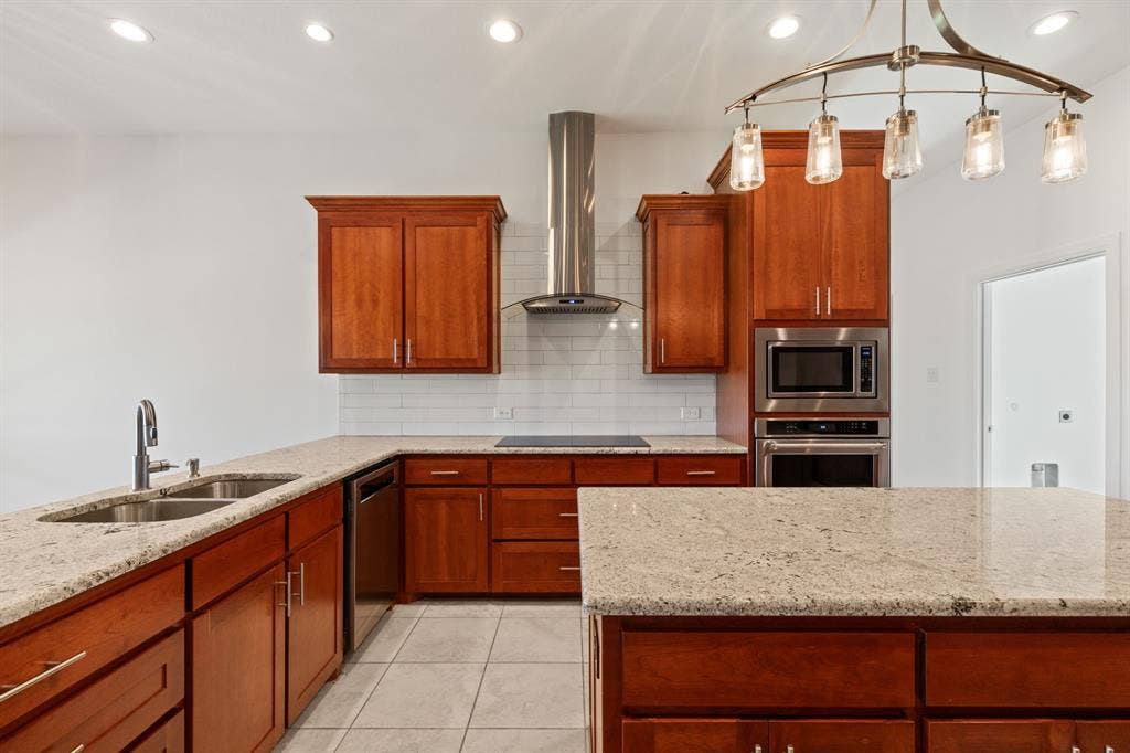 3648 Bluegrass Drive, Grand Prairie, TX 75052 3648 Bluegrass Drive, Grand Prairie, TX 75052