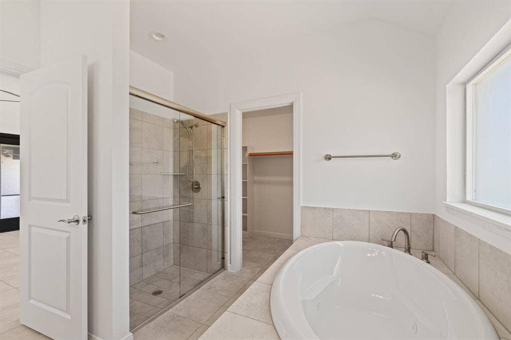3648 Bluegrass Drive, Grand Prairie, TX 75052 3648 Bluegrass Drive, Grand Prairie, TX 75052