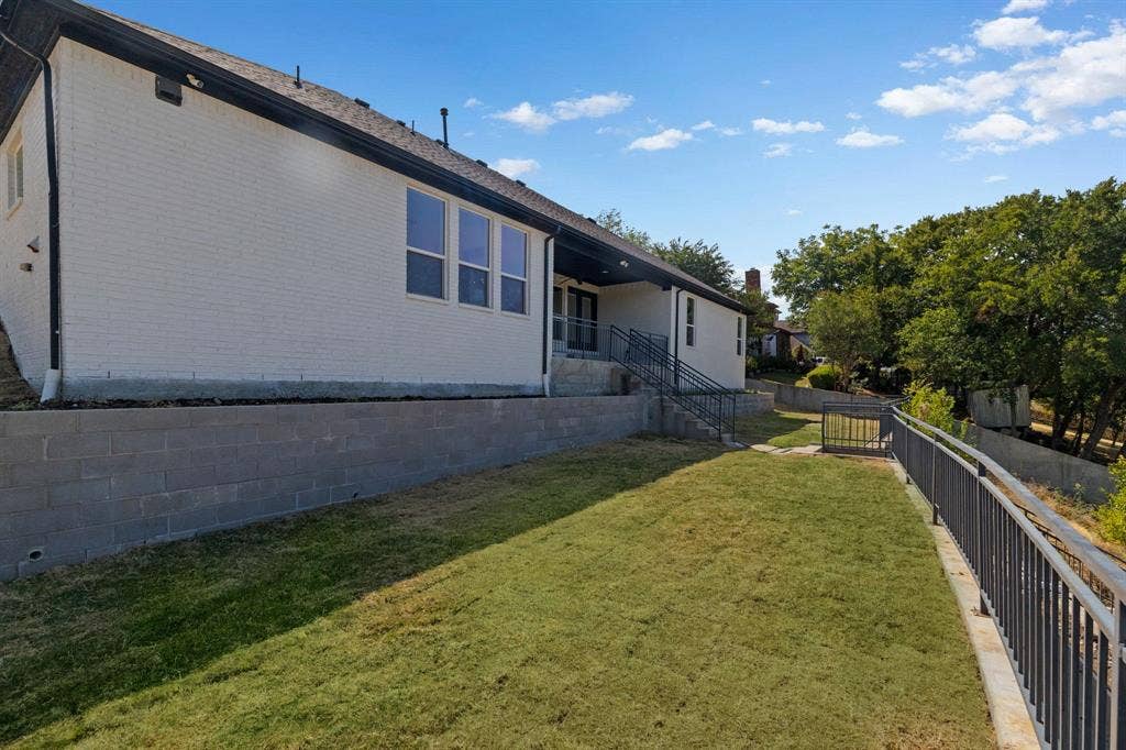 3648 Bluegrass Drive, Grand Prairie, TX 75052 3648 Bluegrass Drive, Grand Prairie, TX 75052