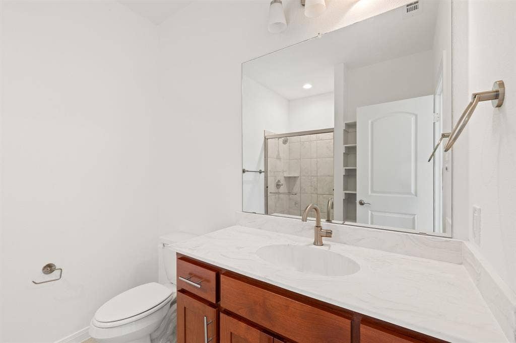 3648 Bluegrass Drive, Grand Prairie, TX 75052 3648 Bluegrass Drive, Grand Prairie, TX 75052