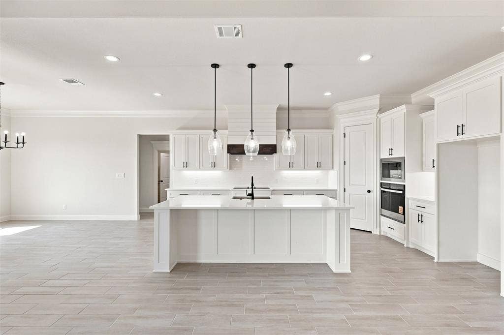 3155 Infinity Drive, Weatherford, TX 76087 3155 Infinity Drive, Weatherford, TX 76087