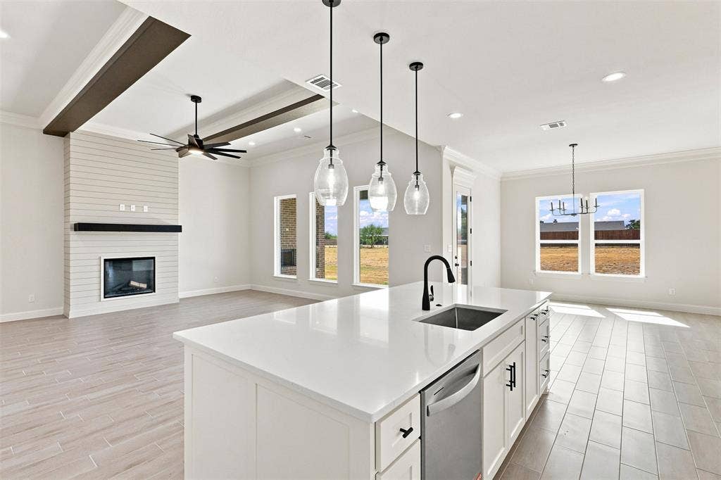 3155 Infinity Drive, Weatherford, TX 76087 3155 Infinity Drive, Weatherford, TX 76087