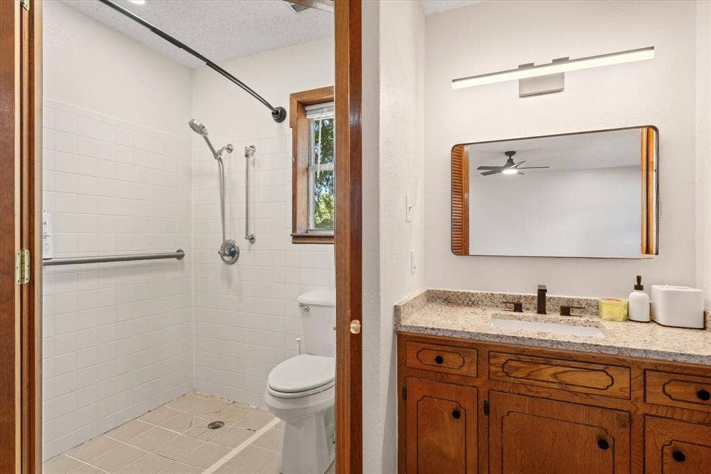 107 Karen Court, Athens, TX 75751 107 Karen Court, Athens, TX 75751
