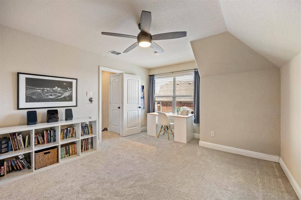 207 Charleston Lane, Fate, TX 75189 Ensuite to upstairs bedroom